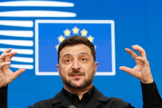 «Θολώνει» η συμφωνία για το δάνειο της Ε.Ε. στην Ουκρανία: Καλά κρατεί η βεντέτα Ζελένκσι - Όρμπαν